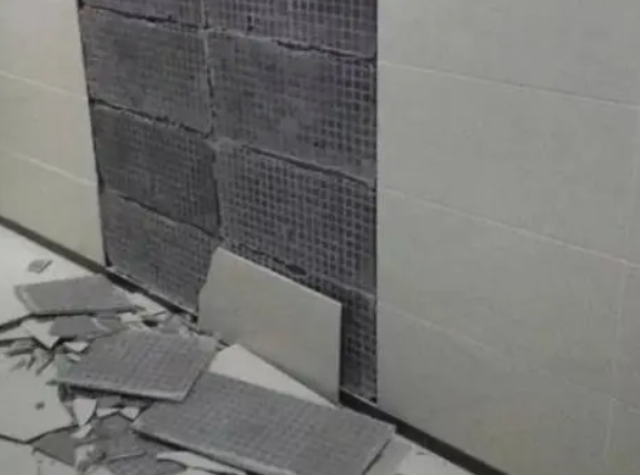 金城江瓷砖空鼓维修公司分享下金城江墙砖松动维修的知识